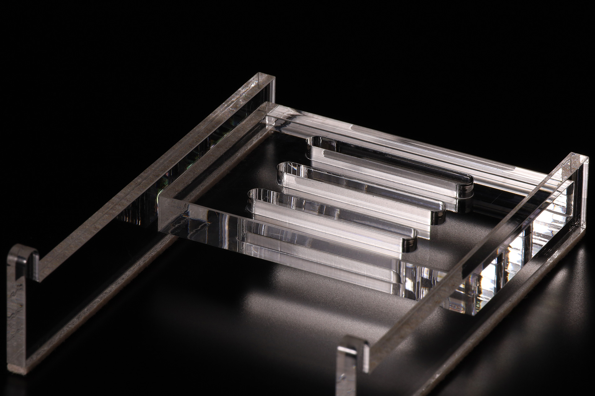 アクリル皿立て（五寸皿用）-2