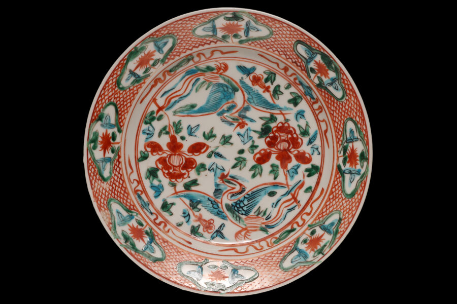 呉須赤絵牡丹鳳凰文平鉢（明時代）-1