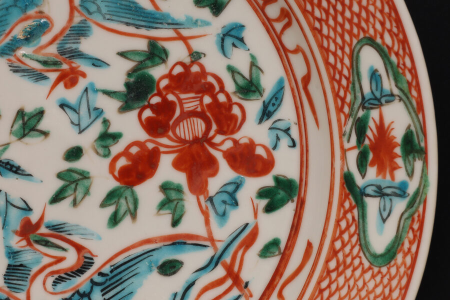 呉須赤絵牡丹鳳凰文平鉢（明時代）-4