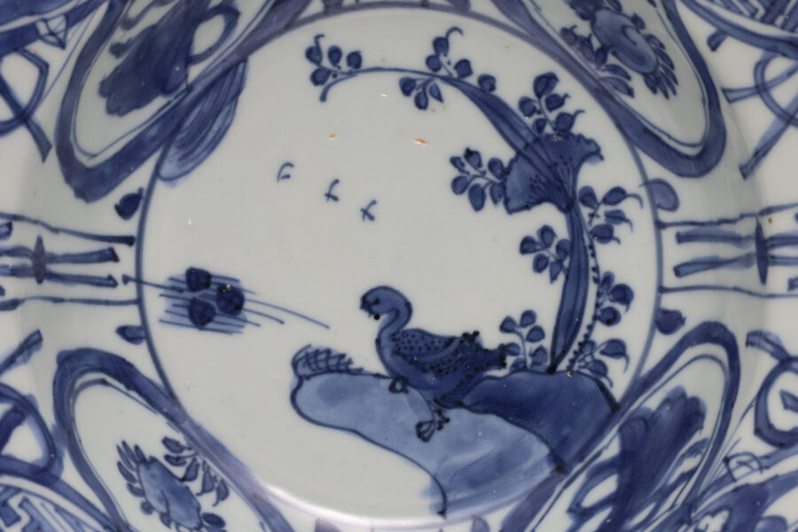 古染付芙蓉手花鳥文兜鉢(明時代)-3