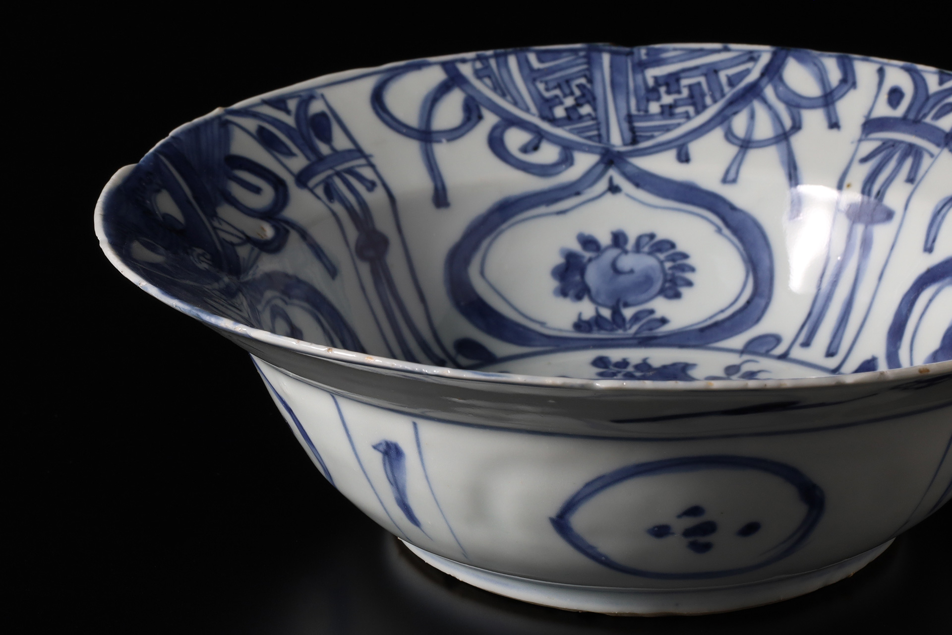 古染付芙蓉手花鳥文兜鉢（明時代）-4