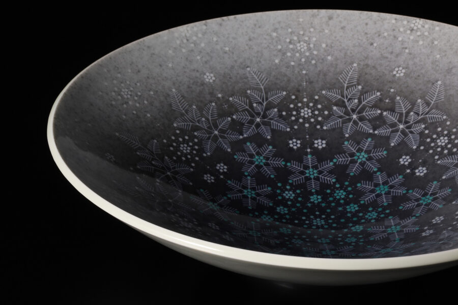 色絵薄墨墨はじき雪文鉢（14代 今泉今右衛門）-4